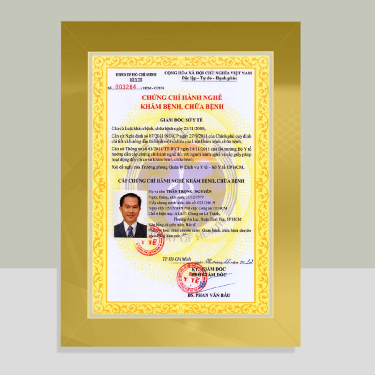 chứng chỉ khám chữa bệnh của các bác sĩ tại peace dentistry
